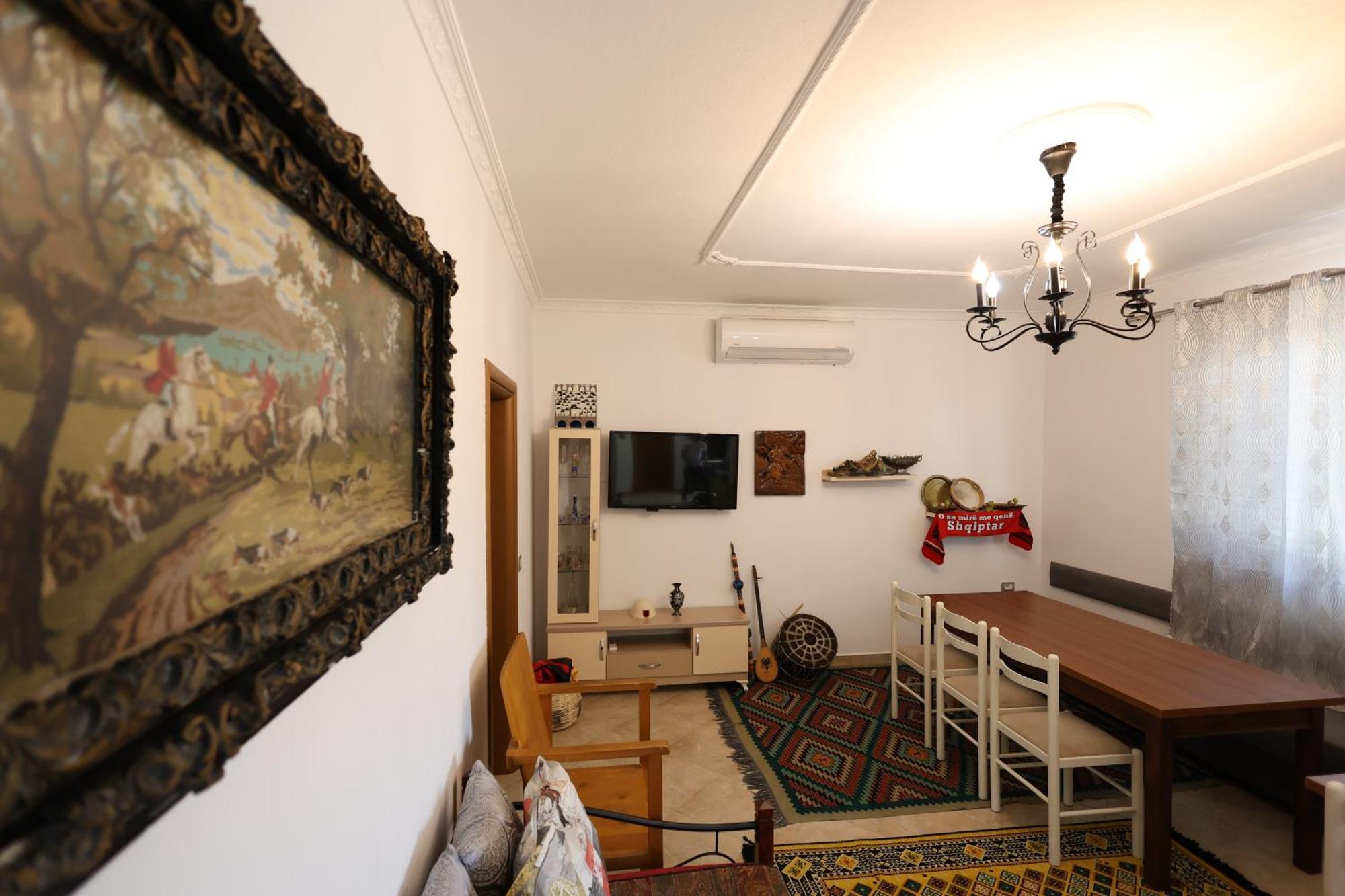 Baza Hostel - Swimming Pool بيرات المظهر الخارجي الصورة