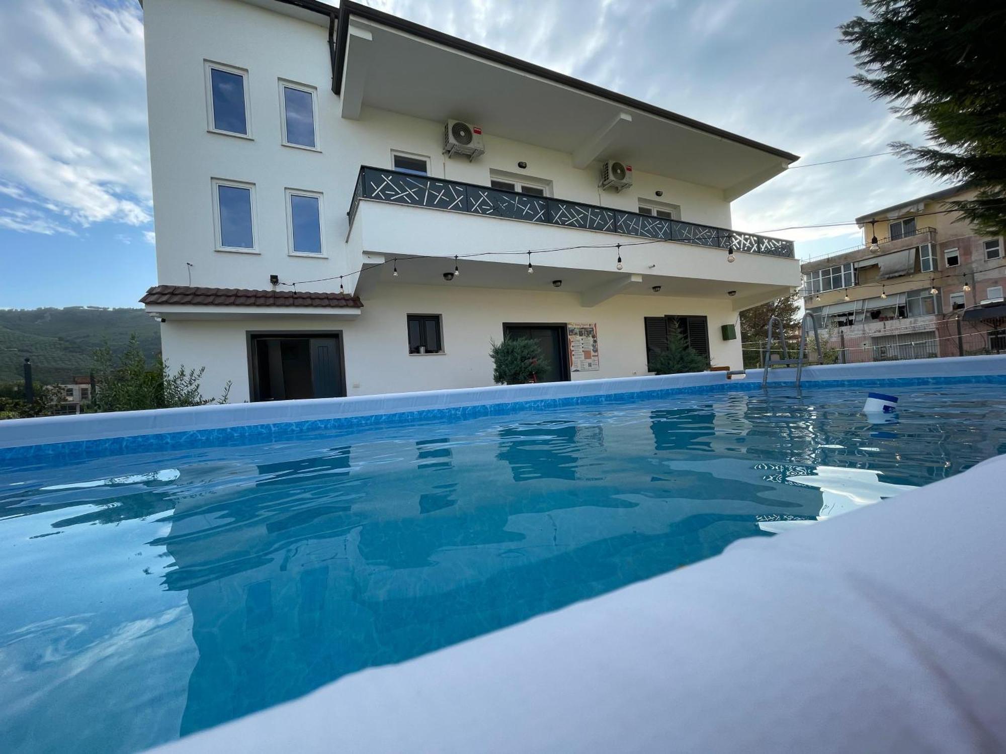 Baza Hostel - Swimming Pool بيرات المظهر الخارجي الصورة