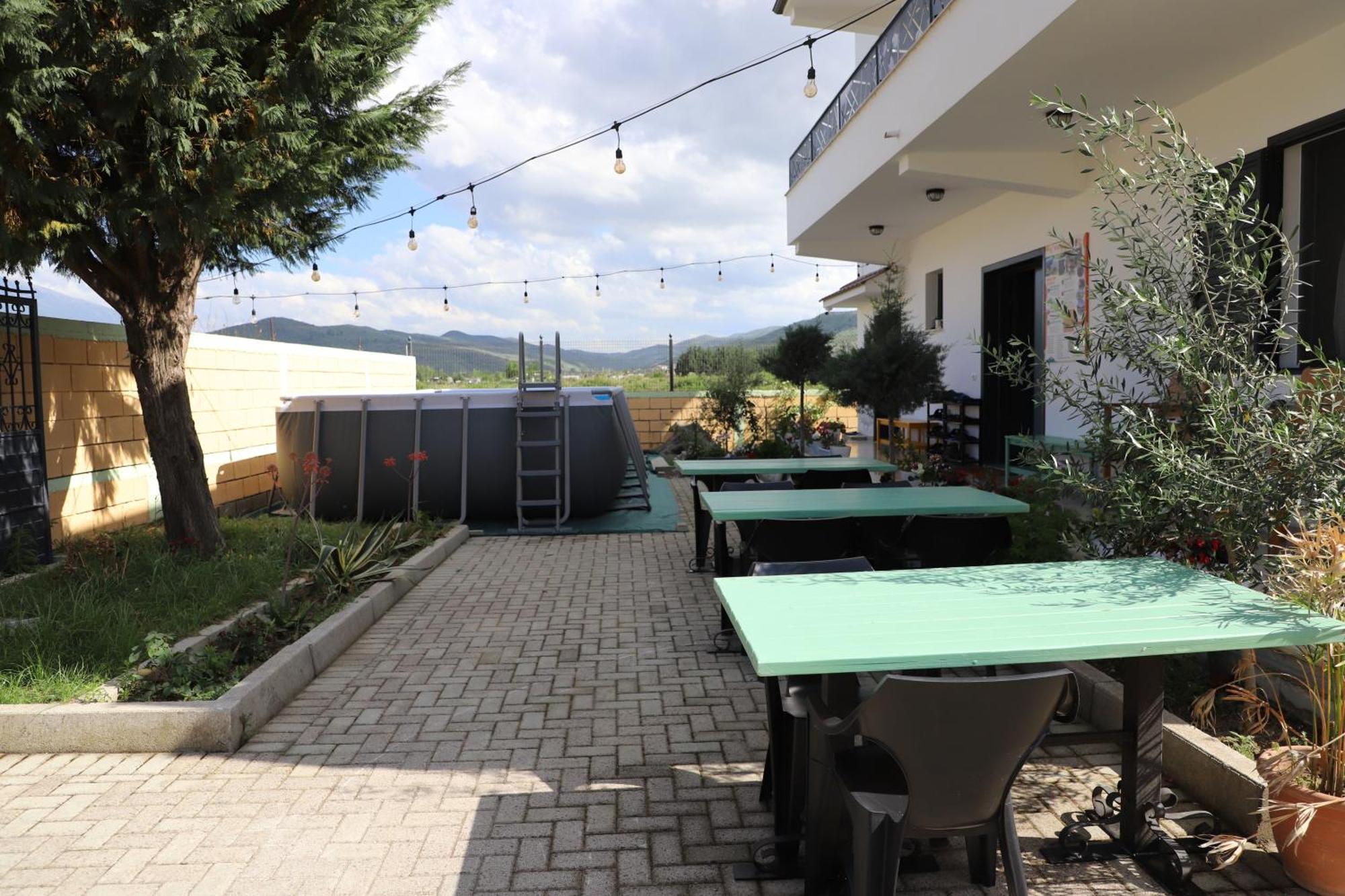 Baza Hostel - Swimming Pool بيرات المظهر الخارجي الصورة